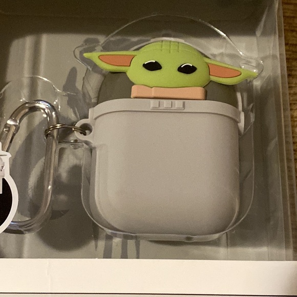 💚NWT Star Wars The Mandalorian The Child Airpods Case - Picture 8 of 8